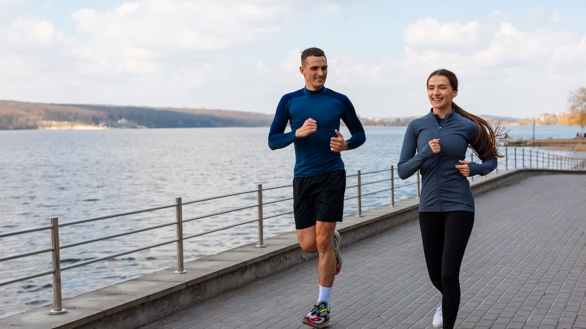 El deporte que más aumenta la longevidad, según un neurólogo.