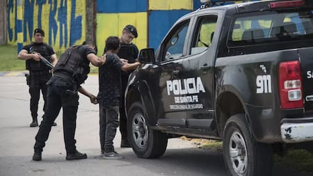 Indignación en Rosario: tres niños eran usados para traficar drogas con la modalidad de “pasamanos”
