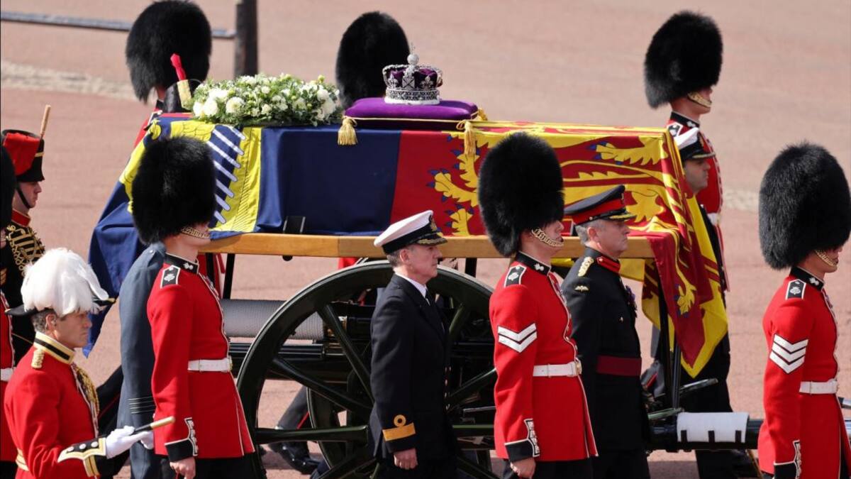 Procesión Isabel II_Reuters