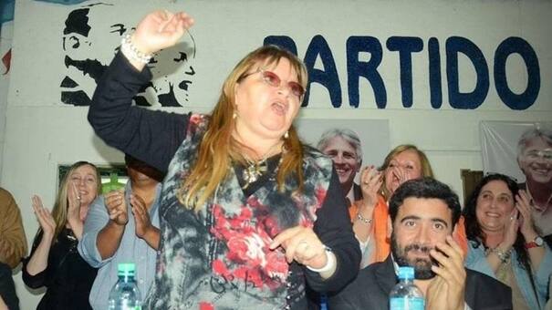 Concejal K llamó a la Policía por un robo y terminó detenida por planta de marihuana