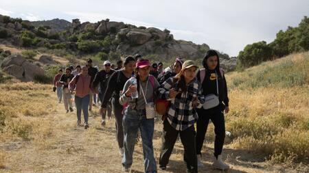 Migrantes en la frontera México-Estados Unidos. Foto: Reuters