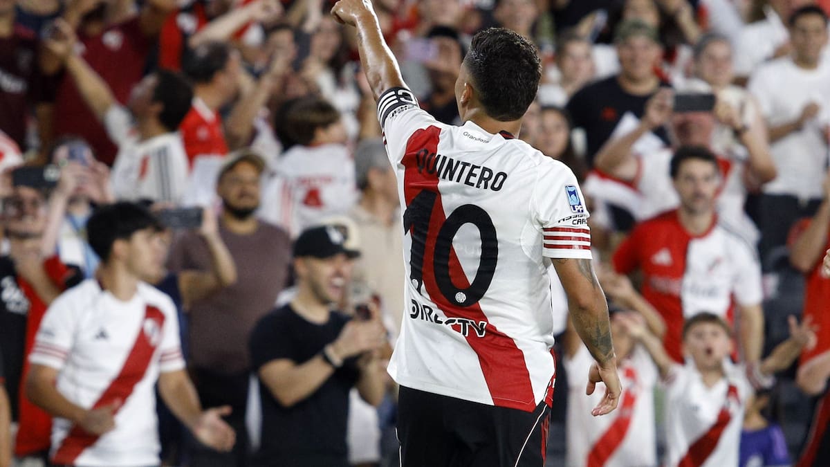 Festejo de Juan Fernando Quintero para River en el Monumental.