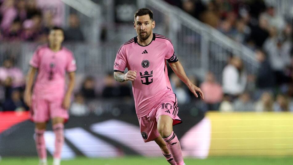 El primer partido oficial de la temporada. Foto: Reuters