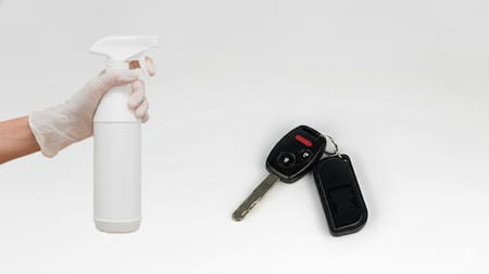 ¿Por qué recomiendan rociar las llaves del auto con vinagre?