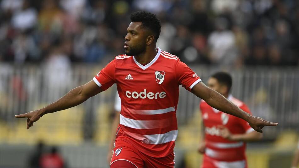 Festejo de Miguel Borja para River ante Colo Colo en amistoso. Foto: @RiverPlate.