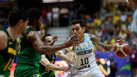 Carlos Delfino contra Brasil en la final de la AmeriCup 2022. Foto: Reuters.