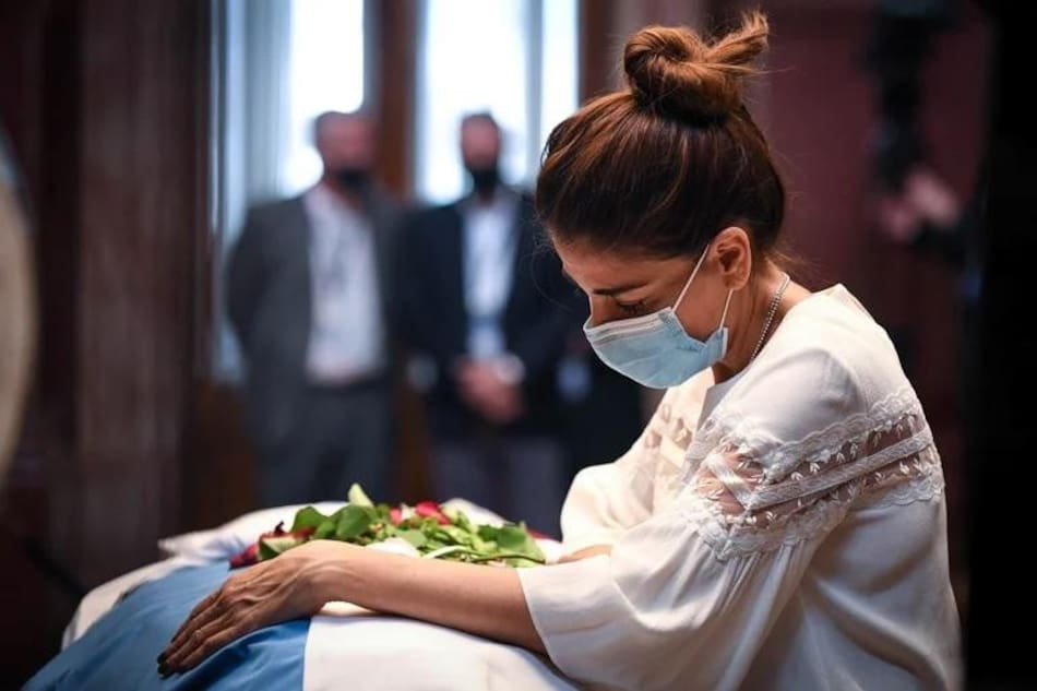 Zulemita Menem en el valatorio de su padre