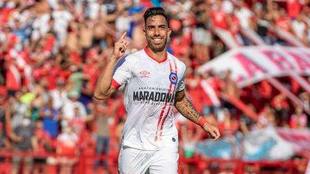 Festejo de Gabriel Ávalos para Argentinos Juniors ante Newells por la Copa de la Liga Profesional