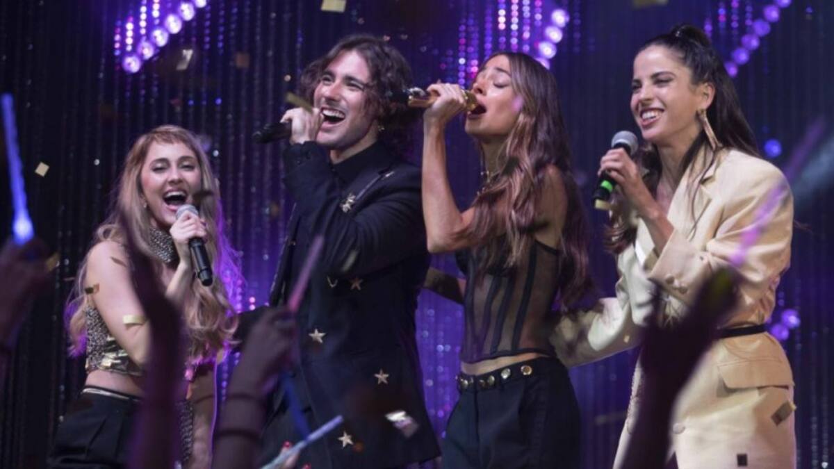Tini, Mechi Lambre, Cande Molfese y Jorge Blanco se reencontraron en un escenario. Foto: NA.