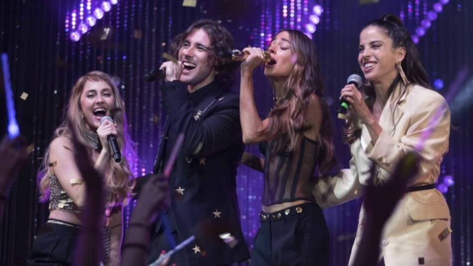 Tini, Mechi Lambre, Cande Molfese y Jorge Blanco se reencontraron en un escenario. Foto: NA.