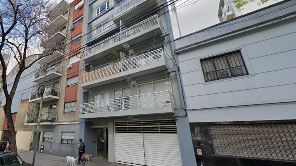 La casa en la que vivían la madre y el hijo hallados sin vida.