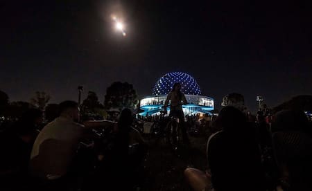 Superluna en el Mundo - Planetario