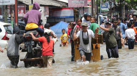 Inundaciones en Yakarta, Indonesia. Foto: X.