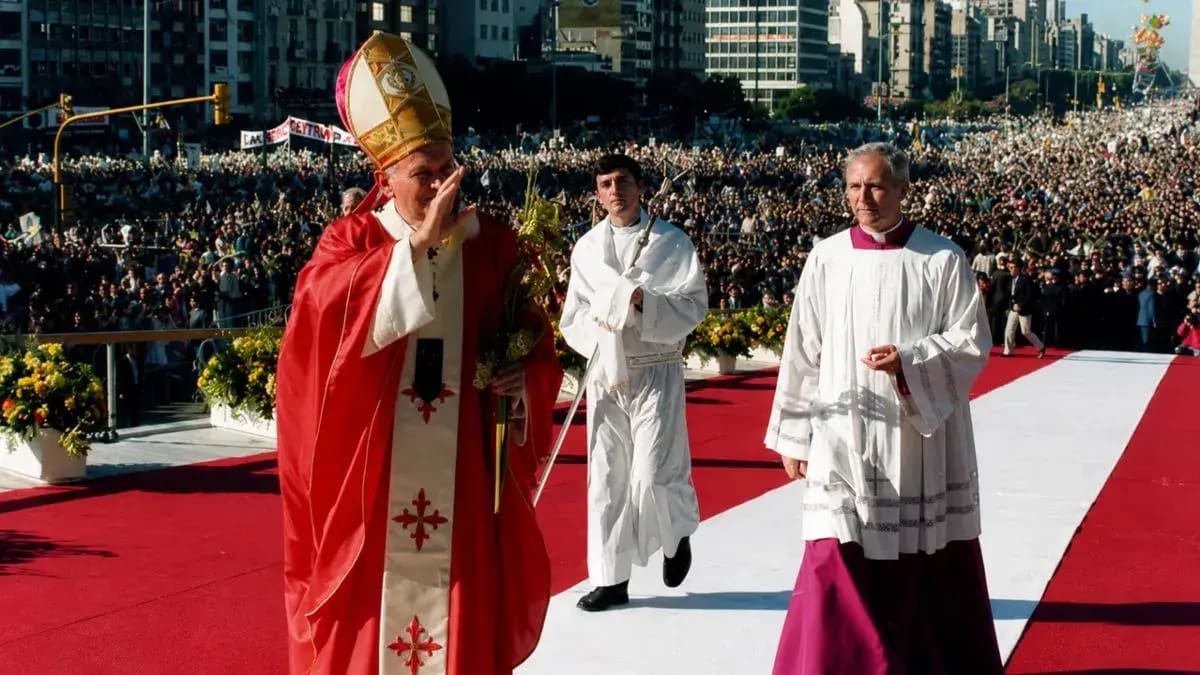 La segunda visita se realizó entre el 6 y el 12 de abril de 1987