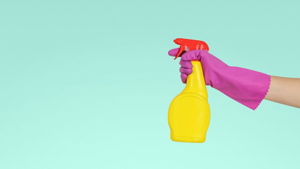 ANMAT prohibió la comercialización de distintos productos de limpieza y cocina: conocé cuáles son y los motivos