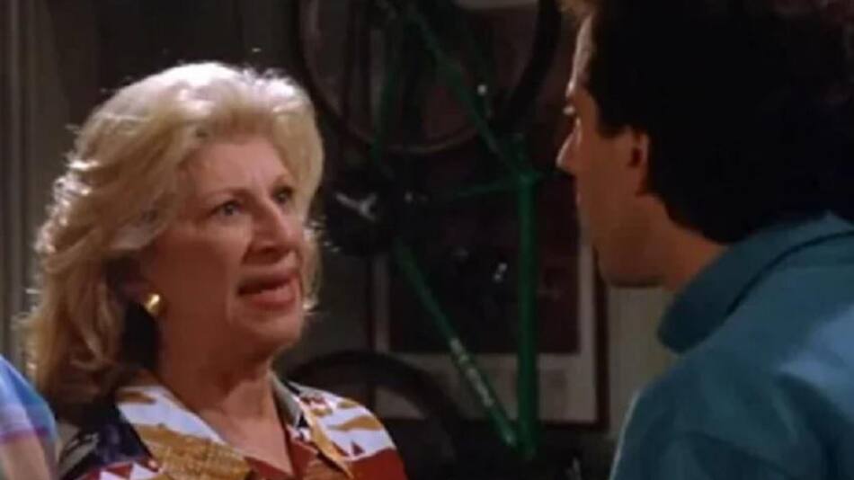 Liz Sheridan junto a Jerry Seinfeld