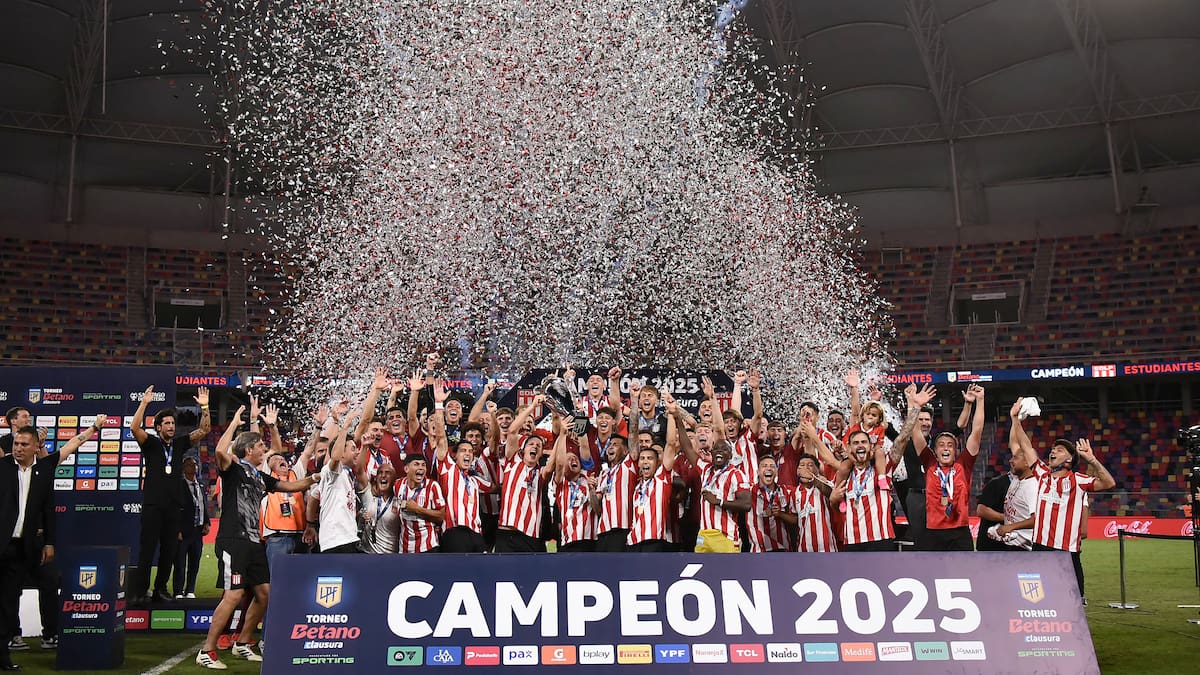 Racing VS Estudiantes LP en el Estadio Único Madre de Ciudades, de Santiago del Estero, por la final del Torneo Clausura 2025.