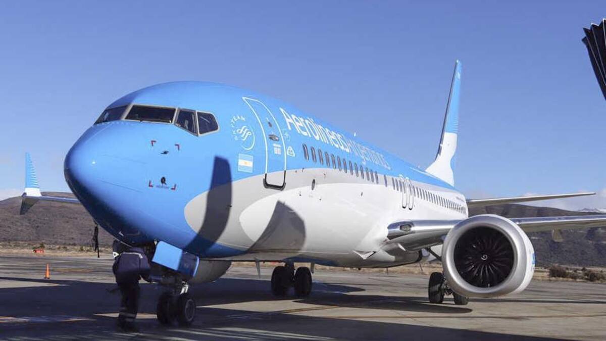 Recargo del 30%, dólares, aerolíneas