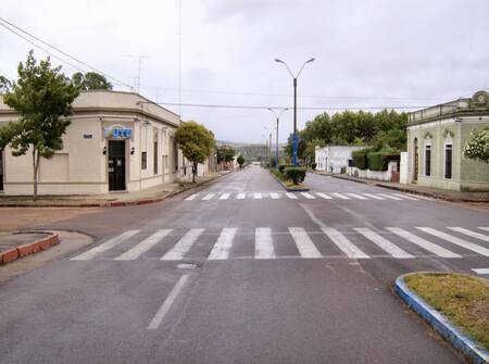 Una avenida en Aiguá, una ciudad en el Departamento de Maldonado, Uruguay. Foto: Wikipedia.