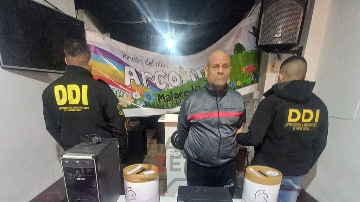 La detención del pastor evangélico en Hurlingham. Foto: X @mauroszeta.
