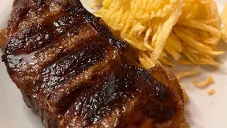 El histórico restaurante de Mar del Plata famoso por sus bifes jugosos de más de un kilo: cuánto cuesta comer esta delicia