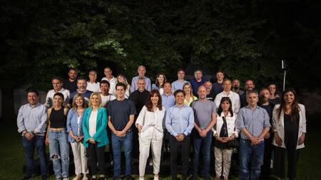 Cristina Kirchner junto a intendentes. Foto: prensa FdT