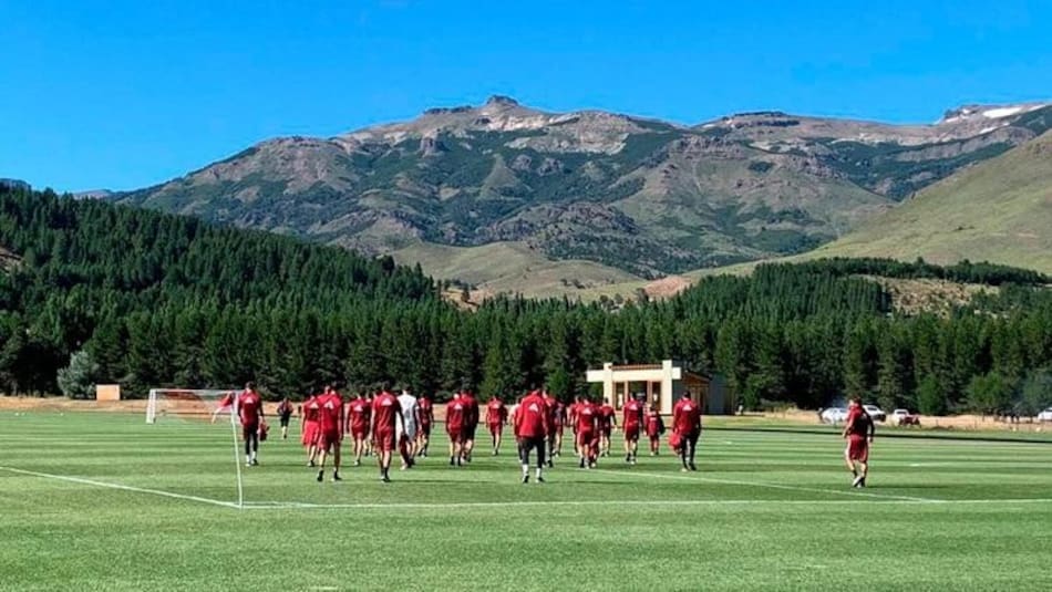 Jugadores de River en San Martín de los Andes, entrenamiento