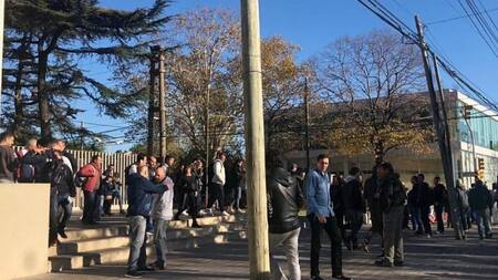 Ola de amenazas de bomba: Telefé, Hospital Santojanni y anexo de Diputados, afectados