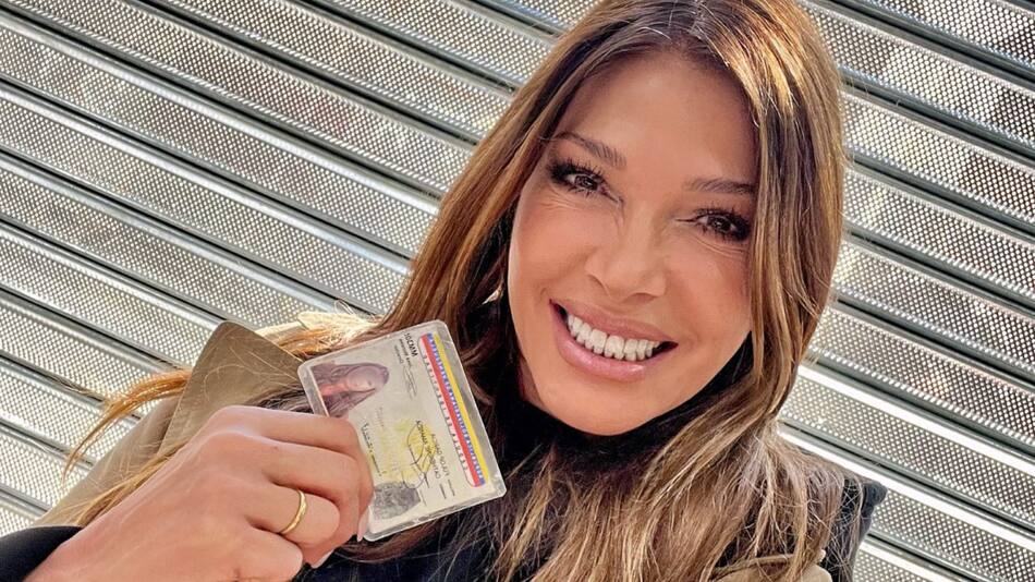 Catherine Fulop fue a votar. Foto: Instagram.