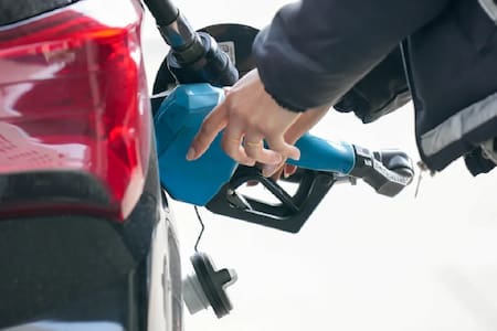 Aumento de combustibles; nafta. Foto: NA