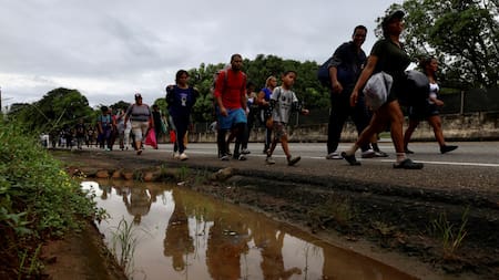 Migrantes sueñan con llegar a Estados Unidos antes de la asunción de Trump. Foto: REUTERS.