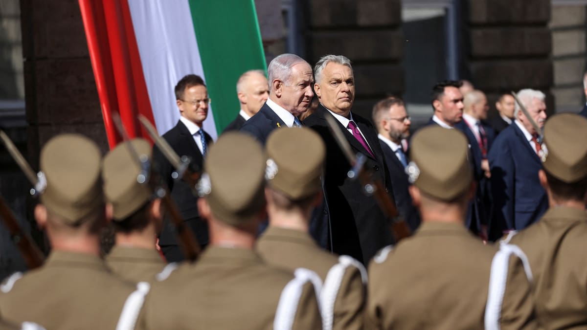 Viktor Orbán y Benjamín Netanyahu. Foto: REUTERS/Bernadett Szabo.