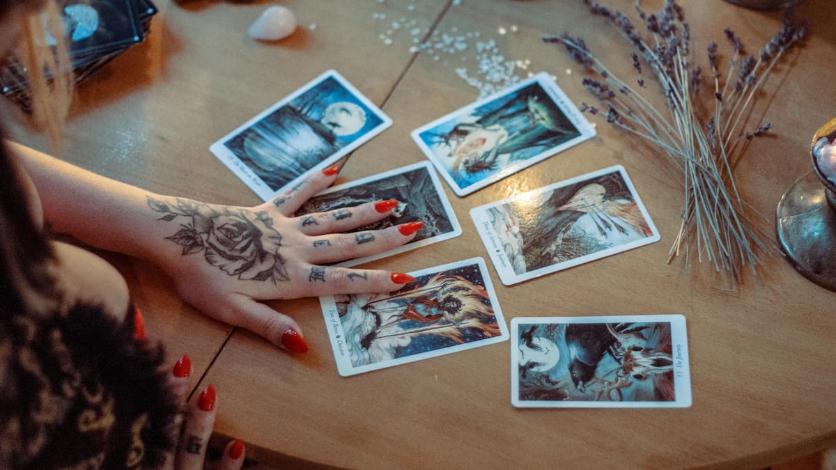 Replanteos, desgaste y cambios: la verdad que cada signo del zodiaco enfrentará antes de que termine mayo