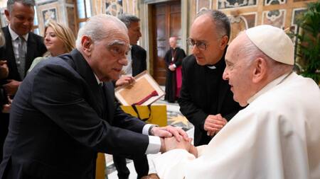 El cineasta Martin Scorsese saluda al papa Francisco. Foto: NA.