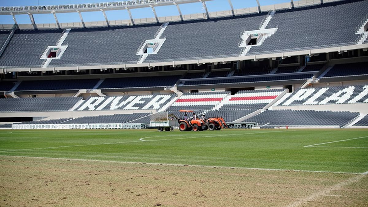 River Plate comenzó con la renovación del césped del Monumental: las reformas tecnológicas