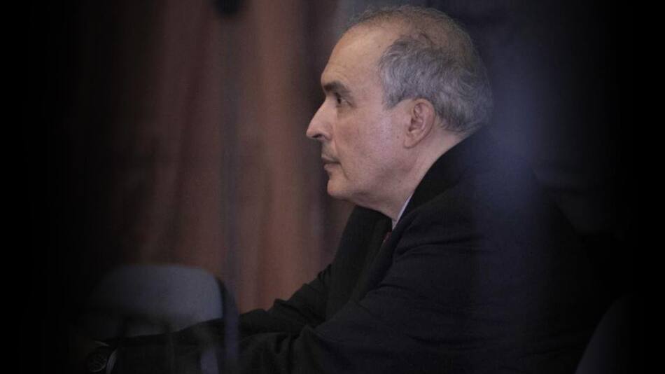 José López, NA