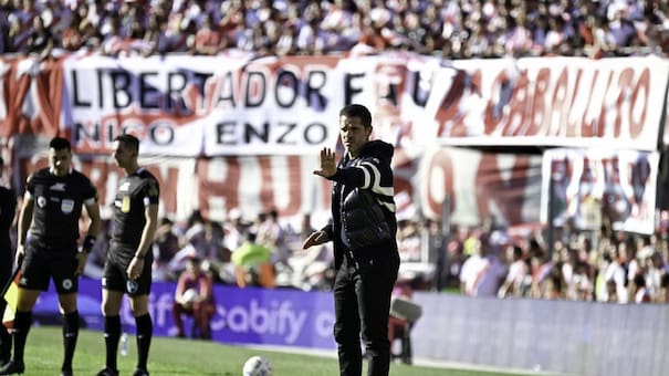Fernando Gago vuelve a estar en la cuerda floja: cuál es el único objetivo que tiene que lograr para seguir en Boca