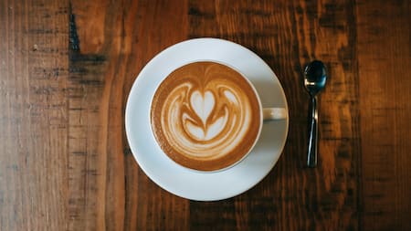 Flat White, café de especialidad. Foto: Unsplash.