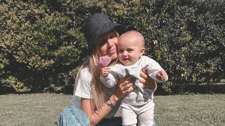 Cande Ruggeri con su hija. Foto: Instagram @caleruggeri