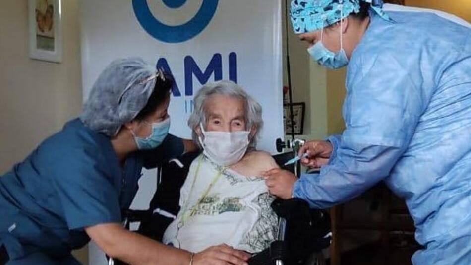 Casilda Ramona Benegas Gallego, mujer de 113 años se convirtió en la cuarta vacunada más longeva del mundo, Mar del Plata, NA