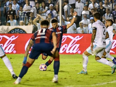 San Lorenzo le ganó a Atlético Tucumán y quedó como único escolta. NA