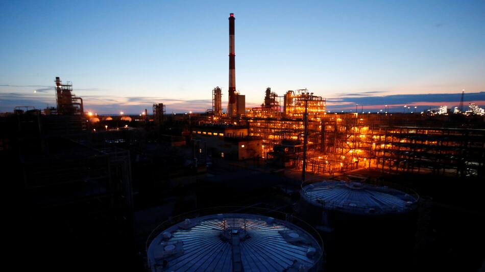 Ataque ucraniano a refinería rusa. Foto: Reuters.