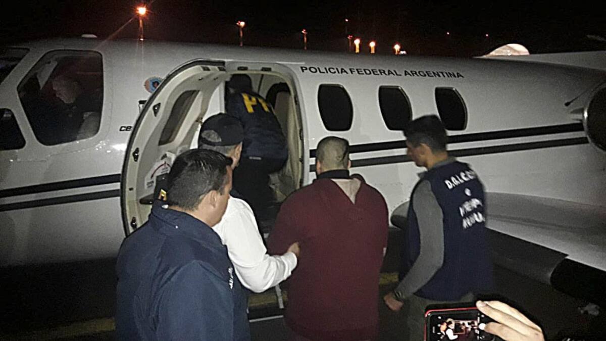 La Justicia uruguaya extraditó a Juan José Navarro Cádiz, el presunto tirador en el asesinato del diputado nacional Héctor Olivares y del funcionario riojano Miguel Yadón