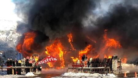 Nuevo incendio en el centro de esquí Chapelco: ardió un local de ropa y dejó un herido