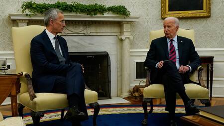 El secretario general de la OTAN junto al presidente de Estados Unidos. Foto: Reuters