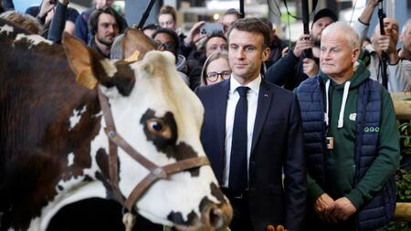 Macron inauguró el Salón de la Agricultura en medio de protestas. Foto: Reuters.