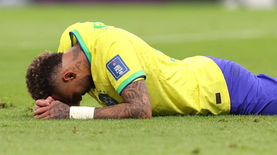 Lesión de Neymar en el partido entre Brasil y Serbia del Mundial de Qatar 2022. Foto: EFE.