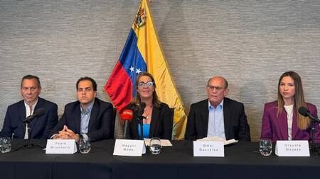 Asilados rescatados de la embajada de Argentina en Caracas. Foto: Instagram @ventevenezuela