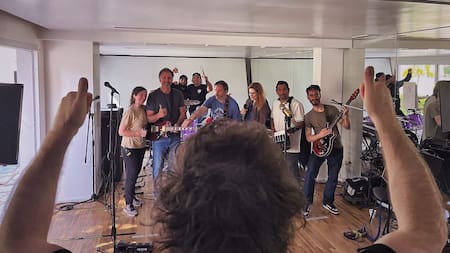 Javier Milei mostró los ensayos de las canciones que interpretará en la presentación de su libro