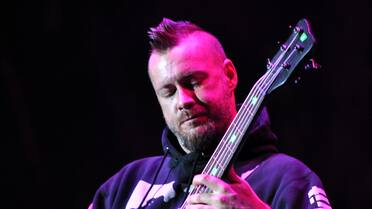 De qué murió Sam Rivers, histórico bajista y fundador de la banda Limp Bizkit